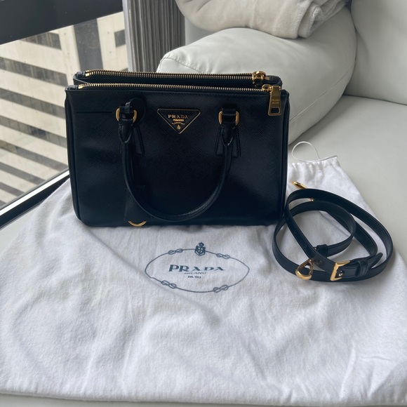 Prada saffiano galleria mini/small in black - Picture 8 of 9